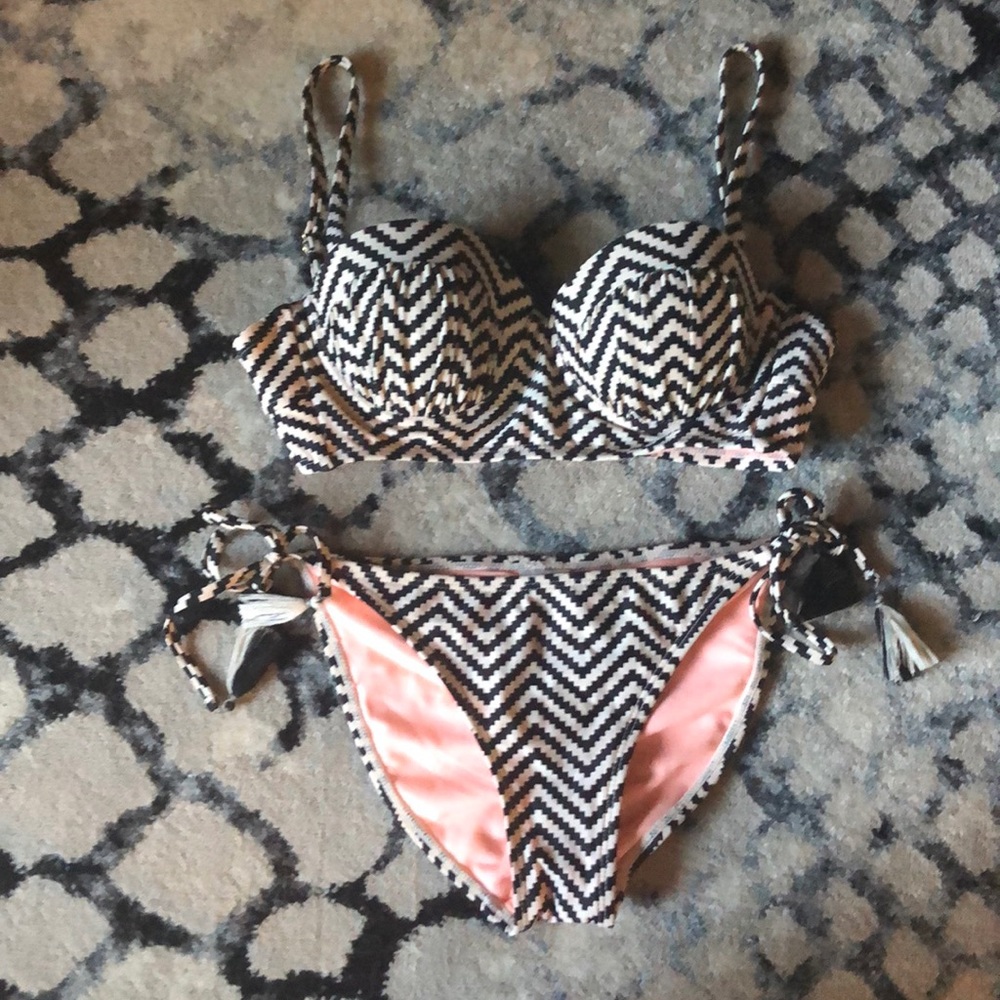 Xhilaration 2-piece bikini size Juniors S/M
